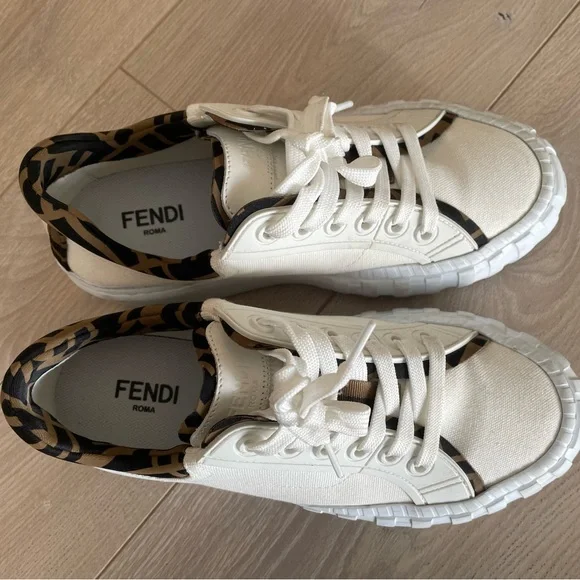 FENDI / FASTER TRAINERS/UK10/ベージュ/7E1555 Fendi Faster Fendi Speed Trainers Fendi 7E1555 Fast Trainer